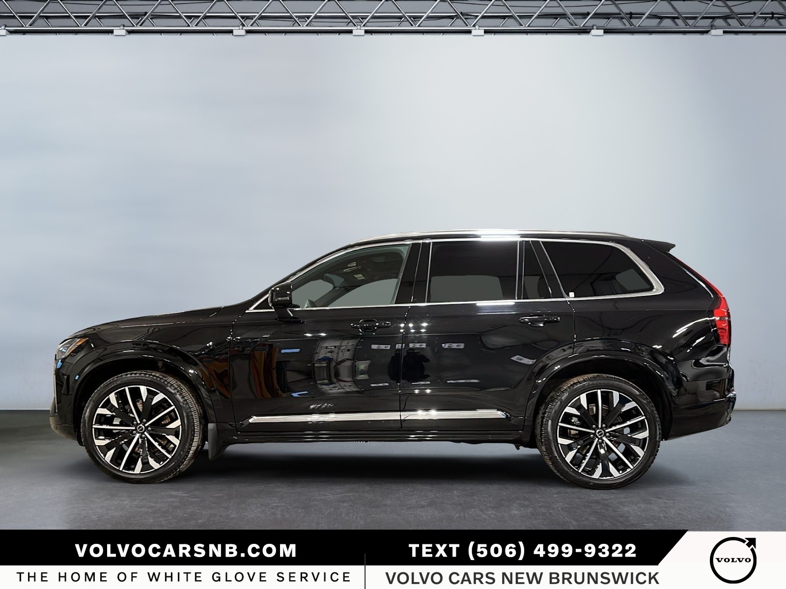 2025 Volvo XC90 B6 Core Bright Theme