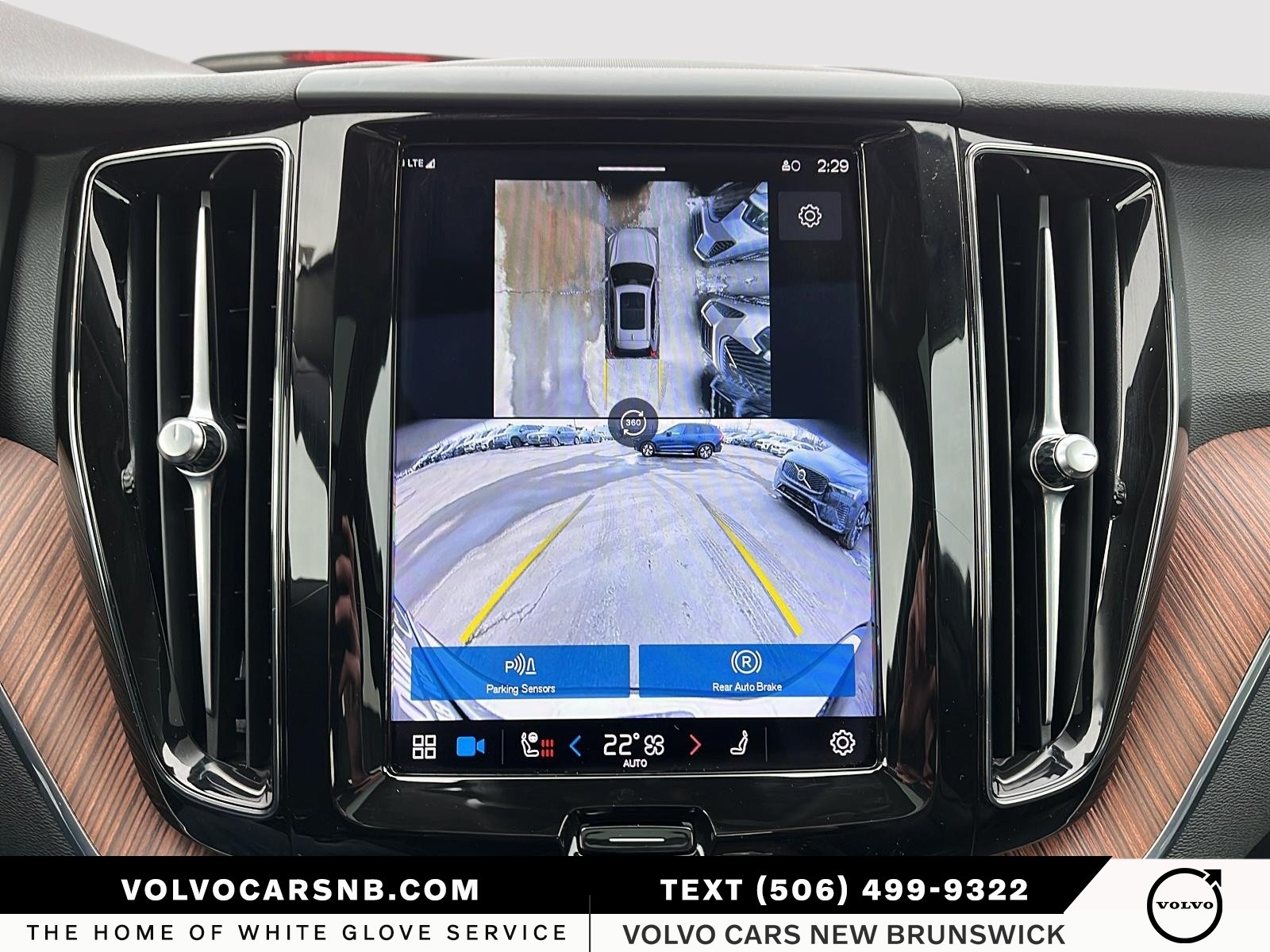 2024 Volvo XC60 Recharge Plug-In Hybrid T8 Plus Dark Theme