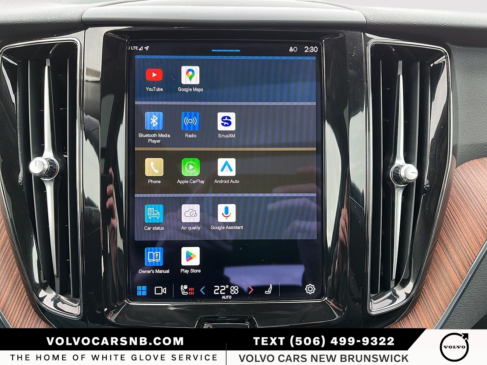 2024 Volvo XC60 Recharge Plug-In Hybrid T8 Plus Dark Theme