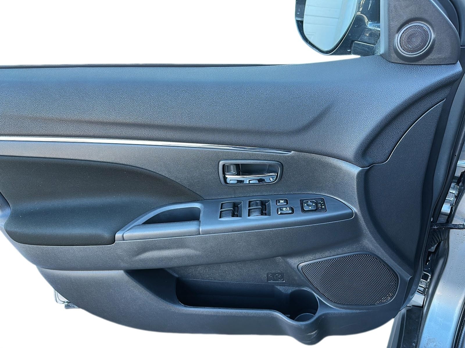 2023 Mitsubishi RVR SE