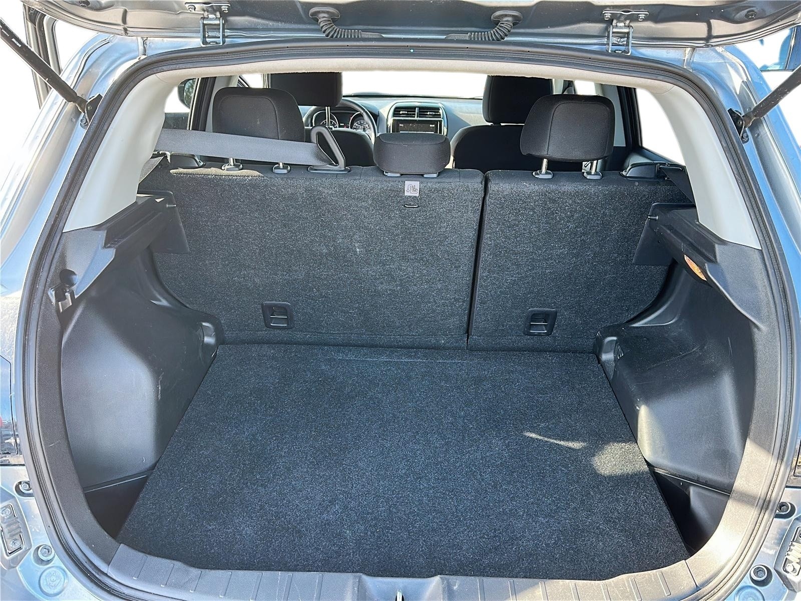 2023 Mitsubishi RVR SE