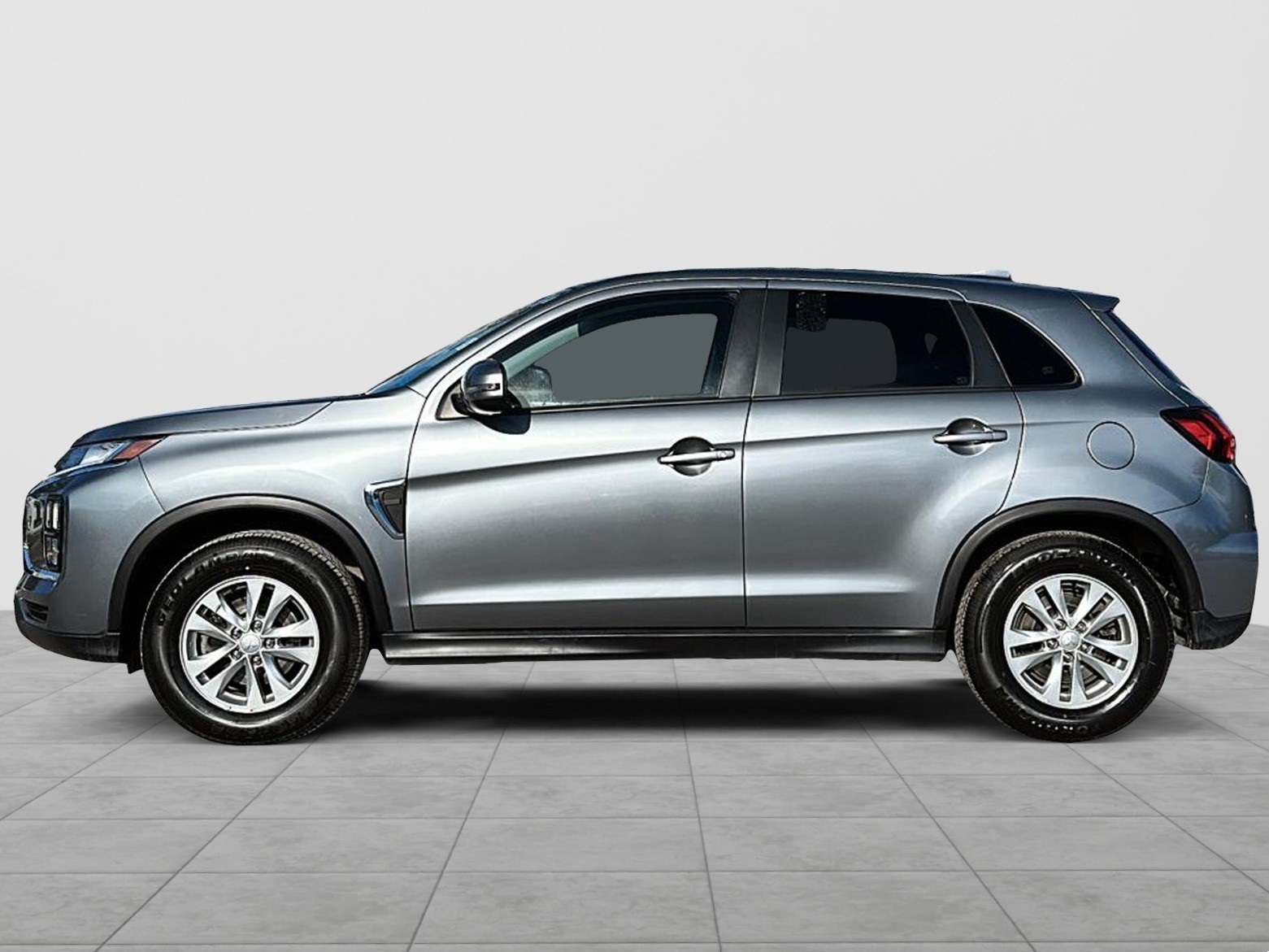 2023 Mitsubishi RVR SE