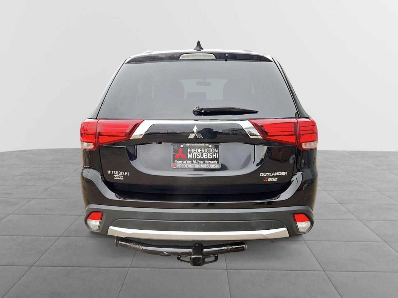 2018 Mitsubishi Outlander ES