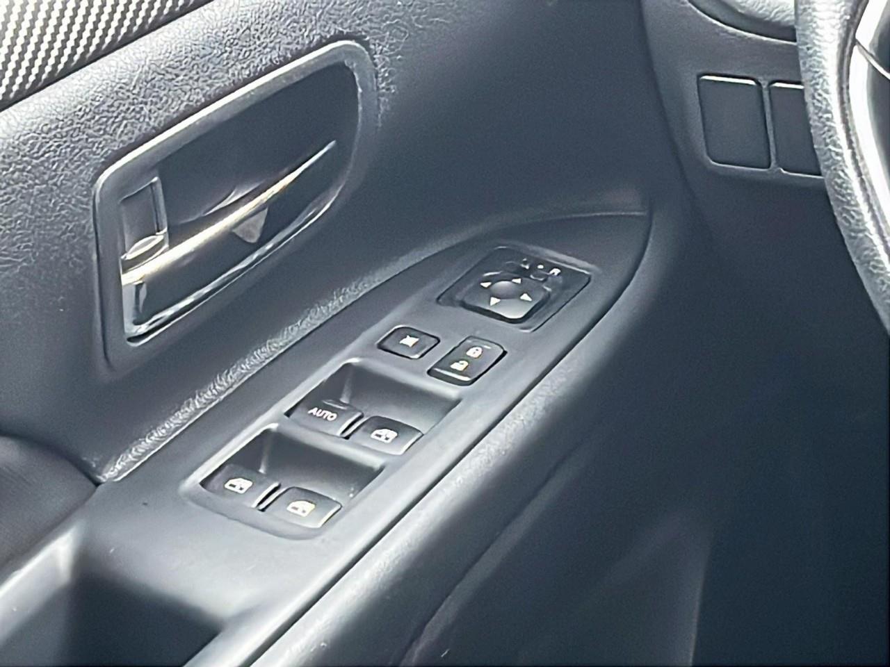 2018 Mitsubishi Outlander ES