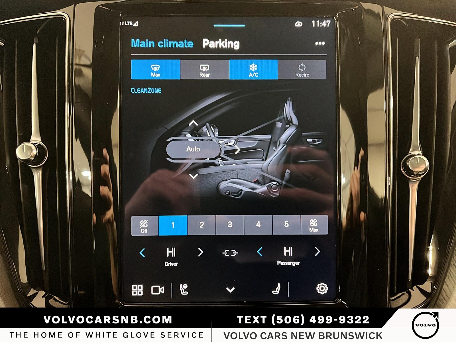 2025 Volvo XC60 B5 Plus Dark Theme