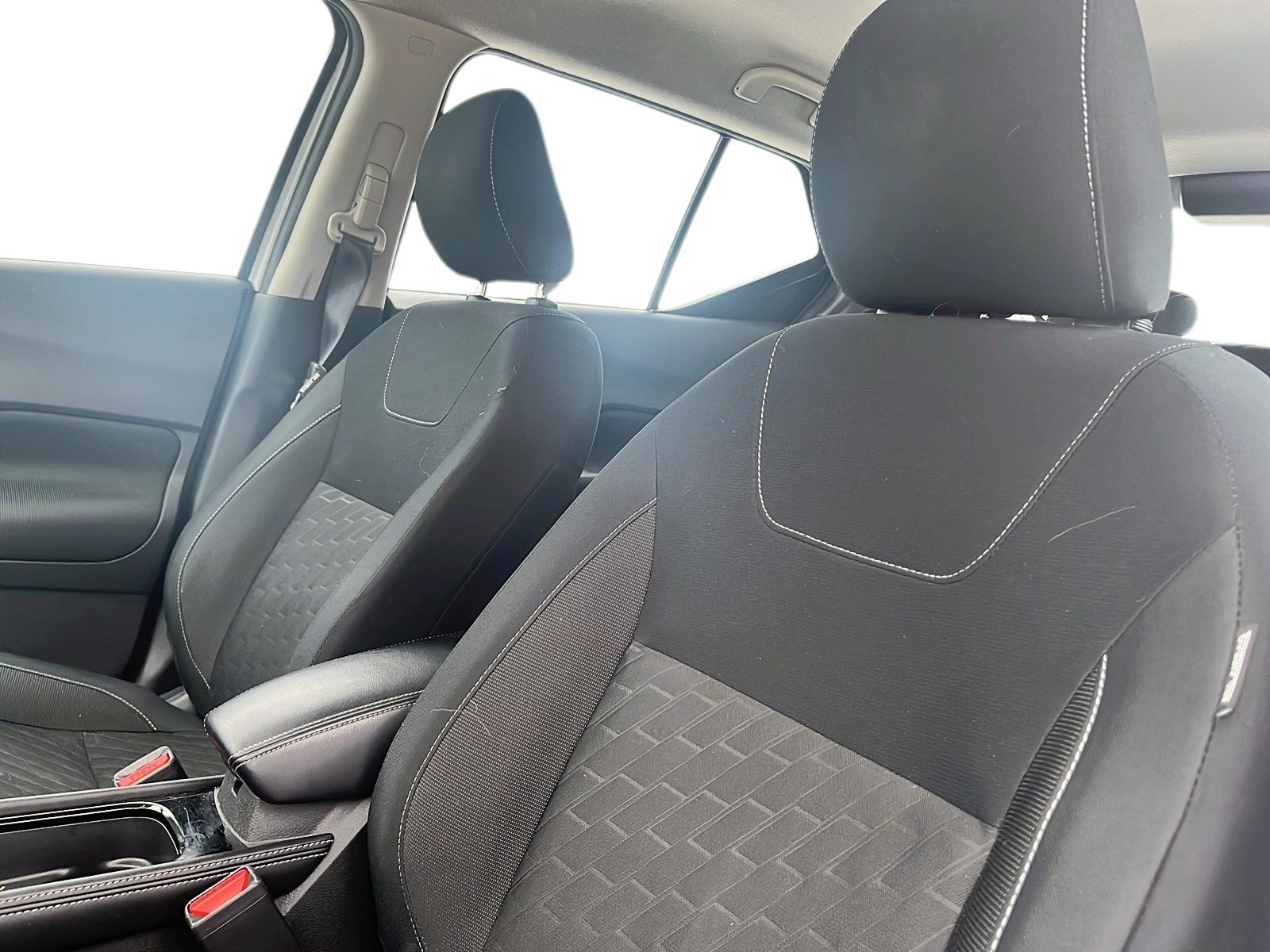 2025 Nissan Kicks Play SV