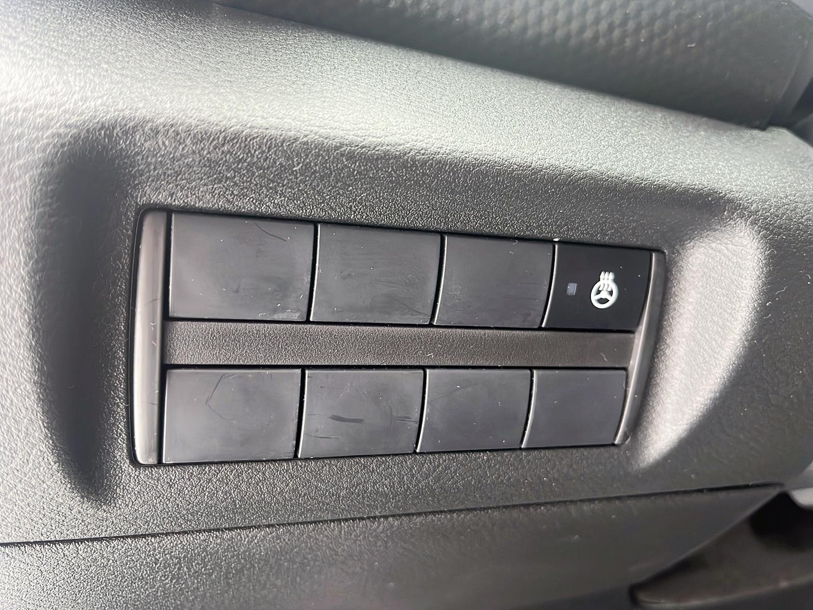 2025 Nissan Kicks Play SV