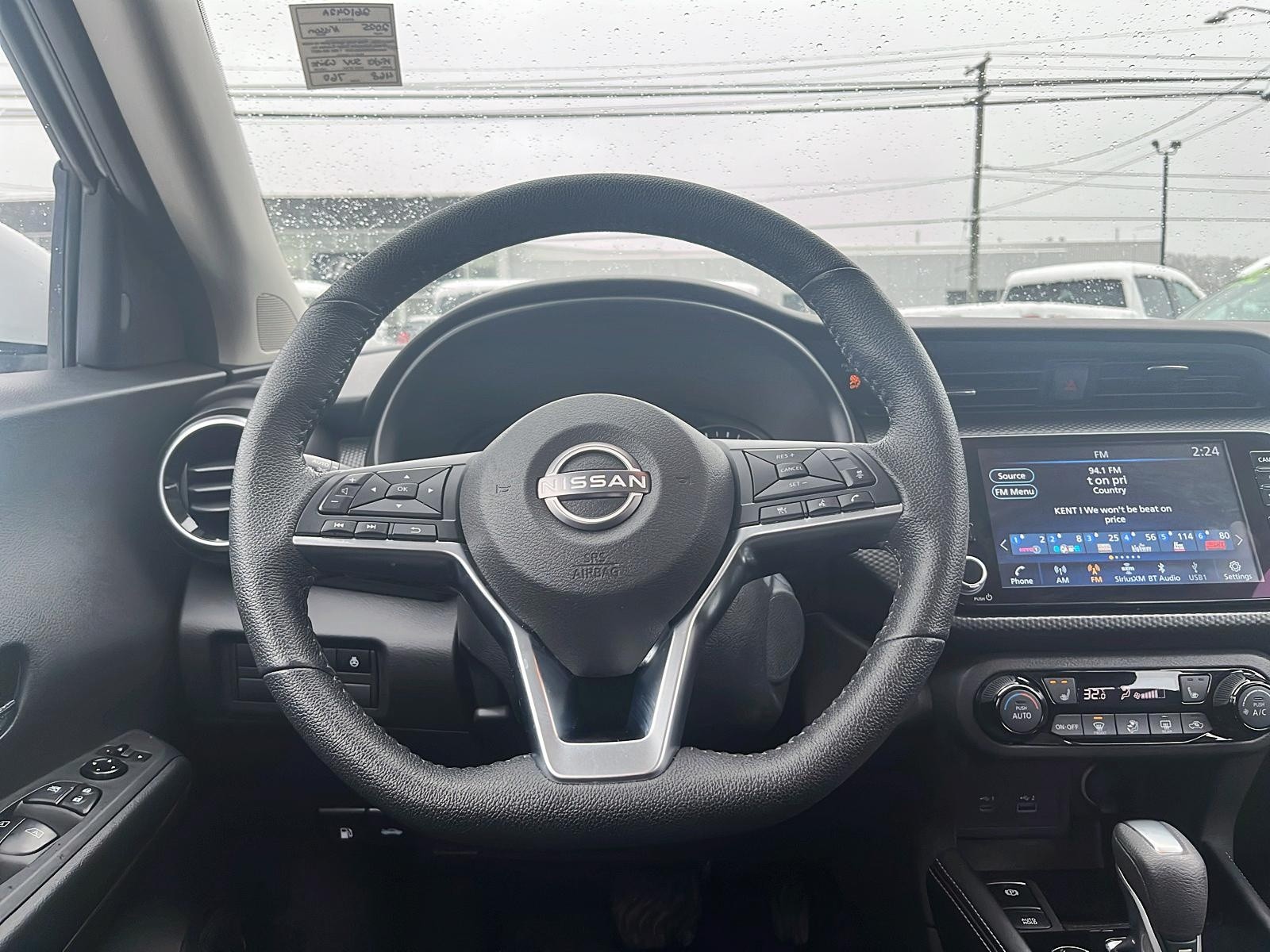 2025 Nissan Kicks Play SV
