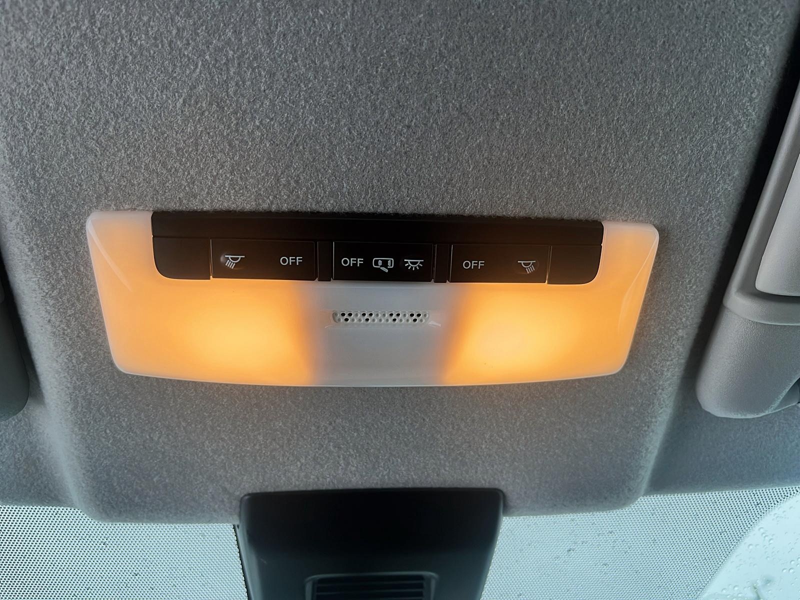 2025 Nissan Kicks Play SV