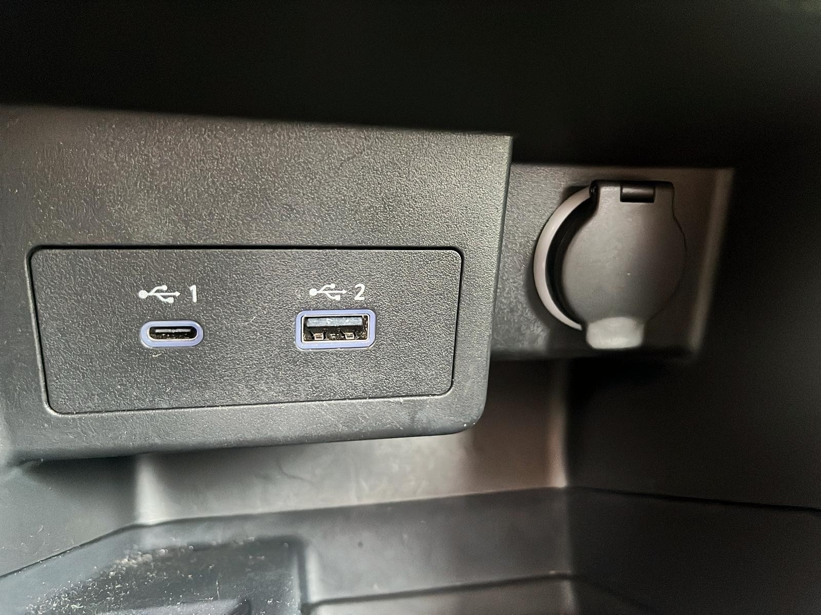 2025 Nissan Kicks Play SV