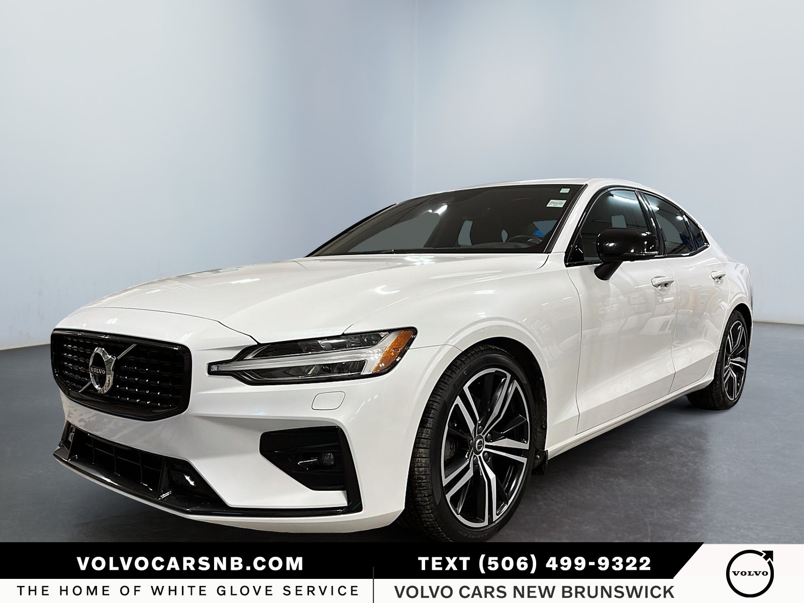 2022 Volvo S60  B5 R-Design