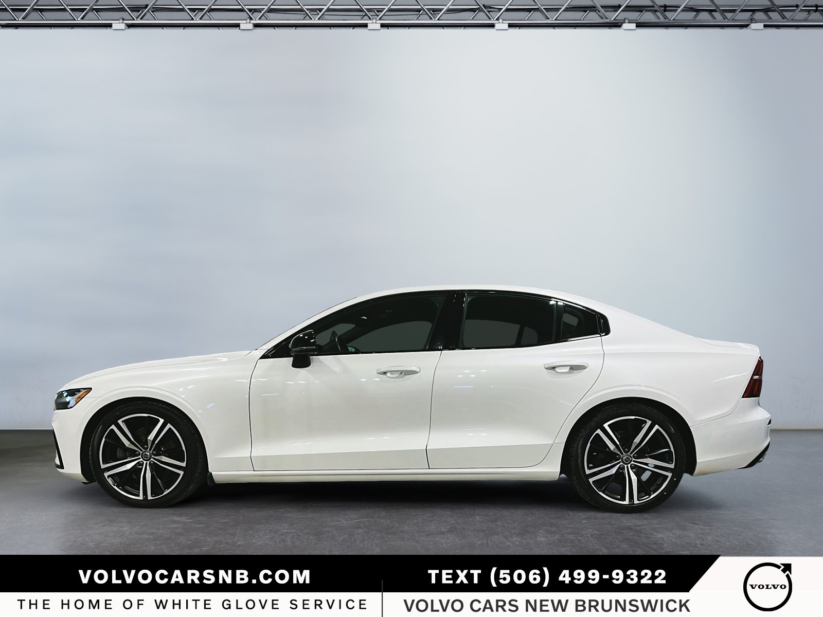 2022 Volvo S60 B5 R-Design