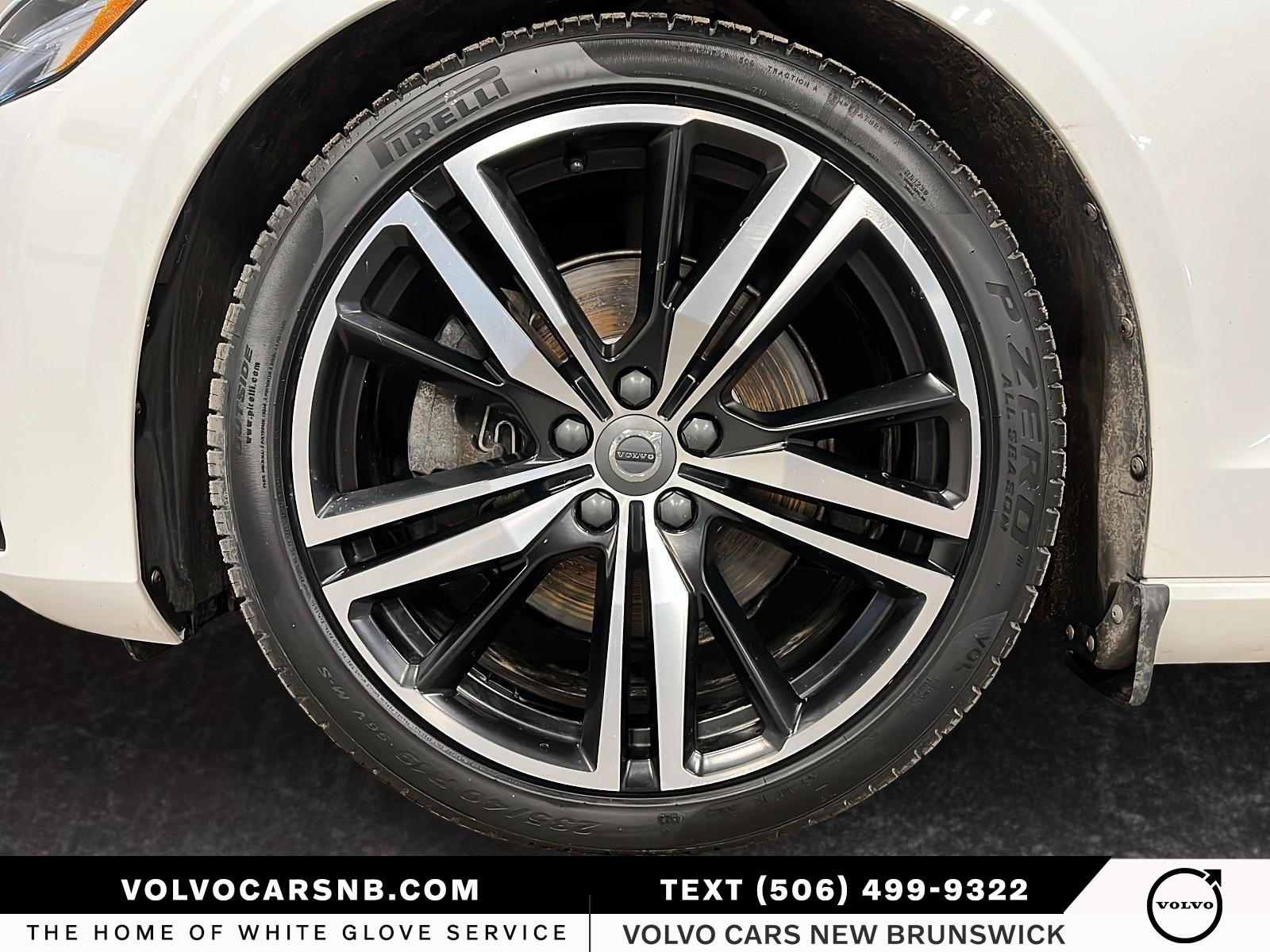 2022 Volvo S60 B5 R-Design