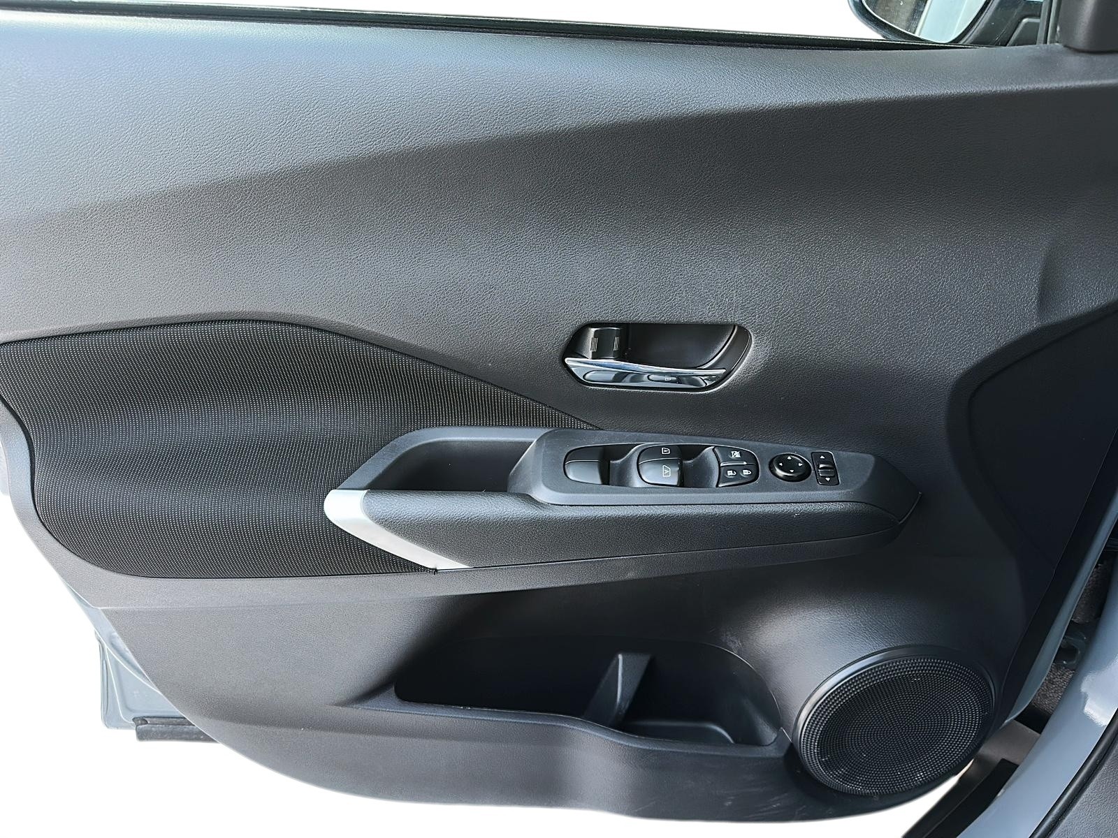 2025 Nissan Kicks Play SV