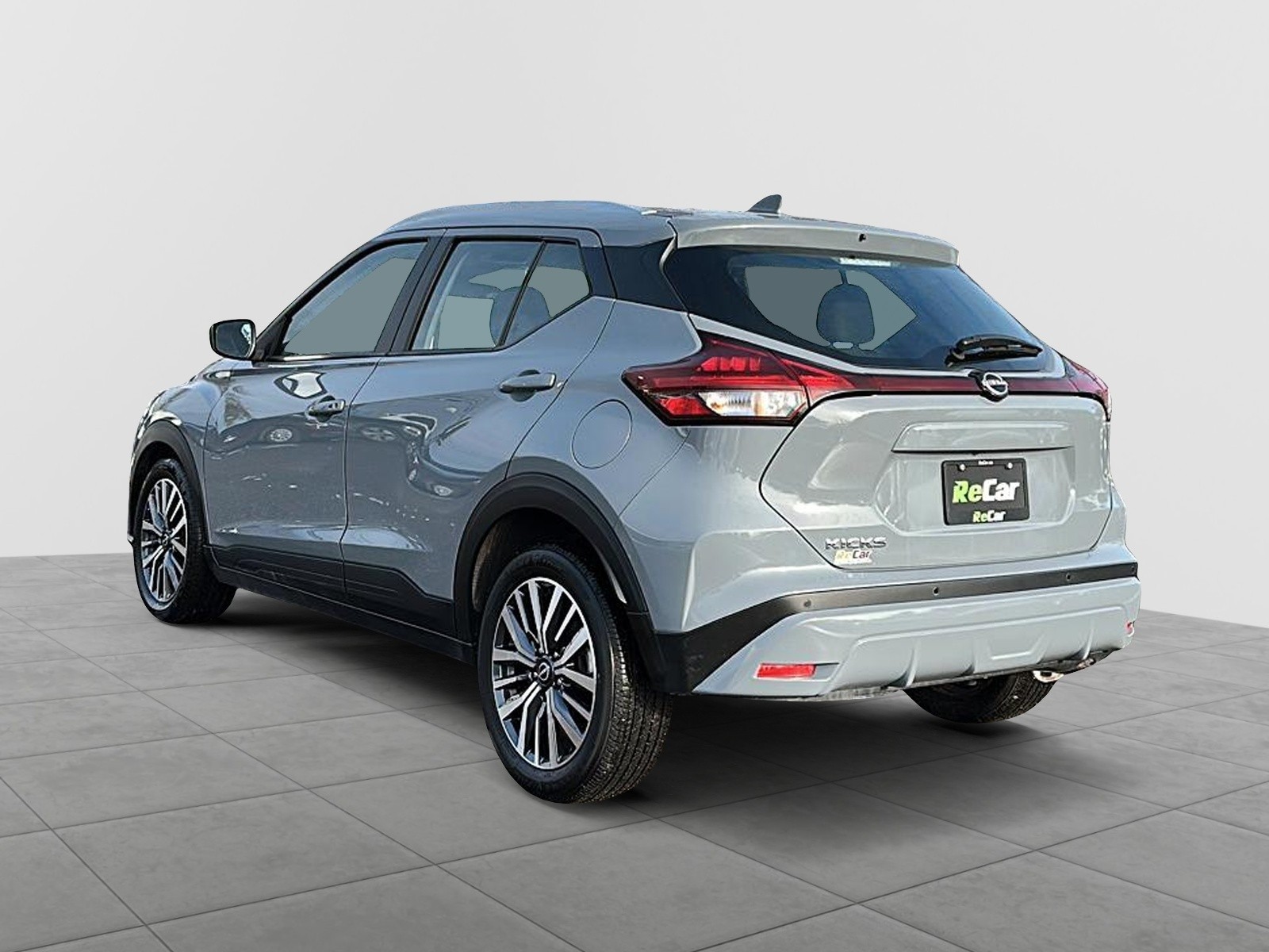 2025 Nissan Kicks Play SV