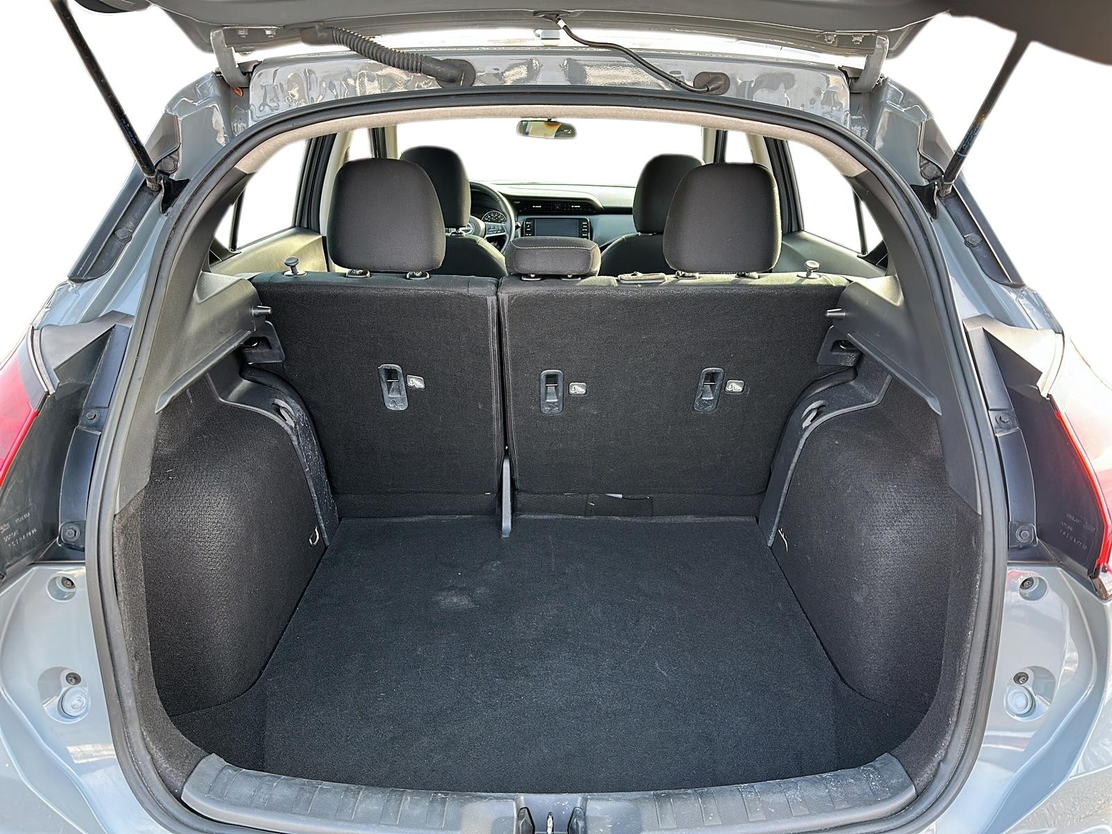 2025 Nissan Kicks Play SV