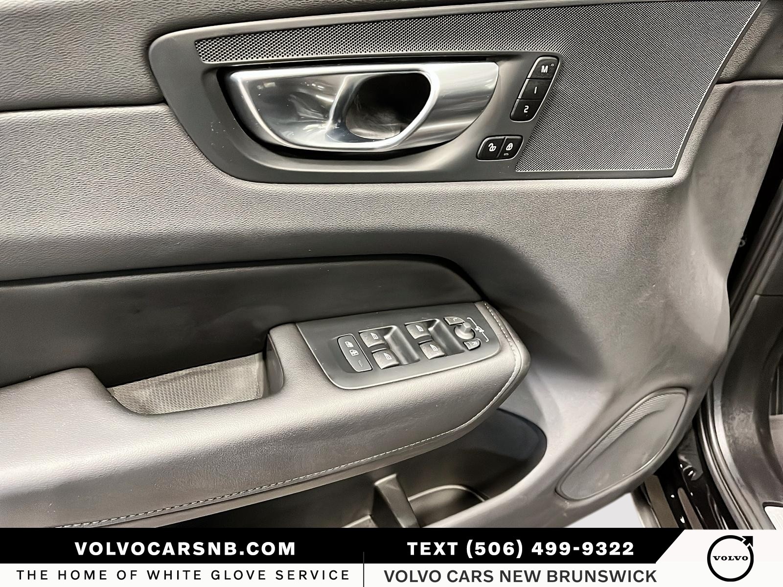 2025 Volvo XC60 B5 Plus Dark Theme