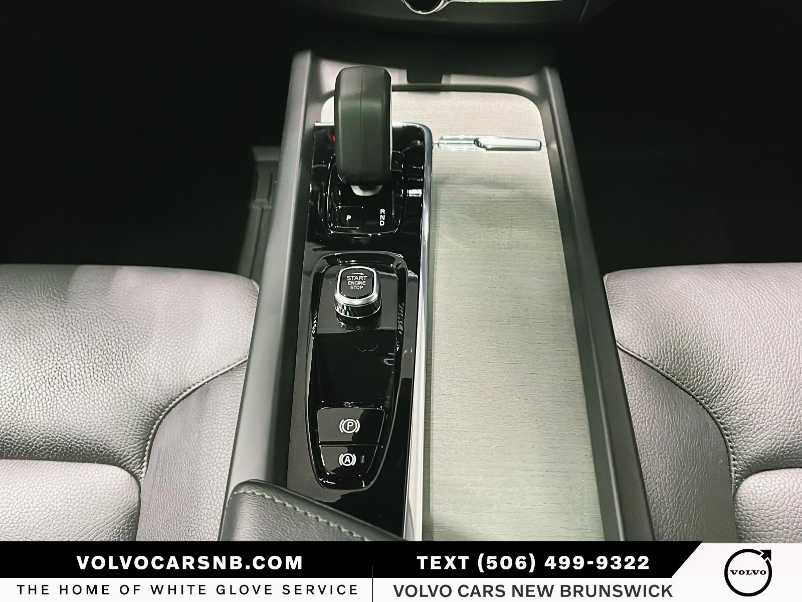 2025 Volvo XC60 B5 Plus Dark Theme