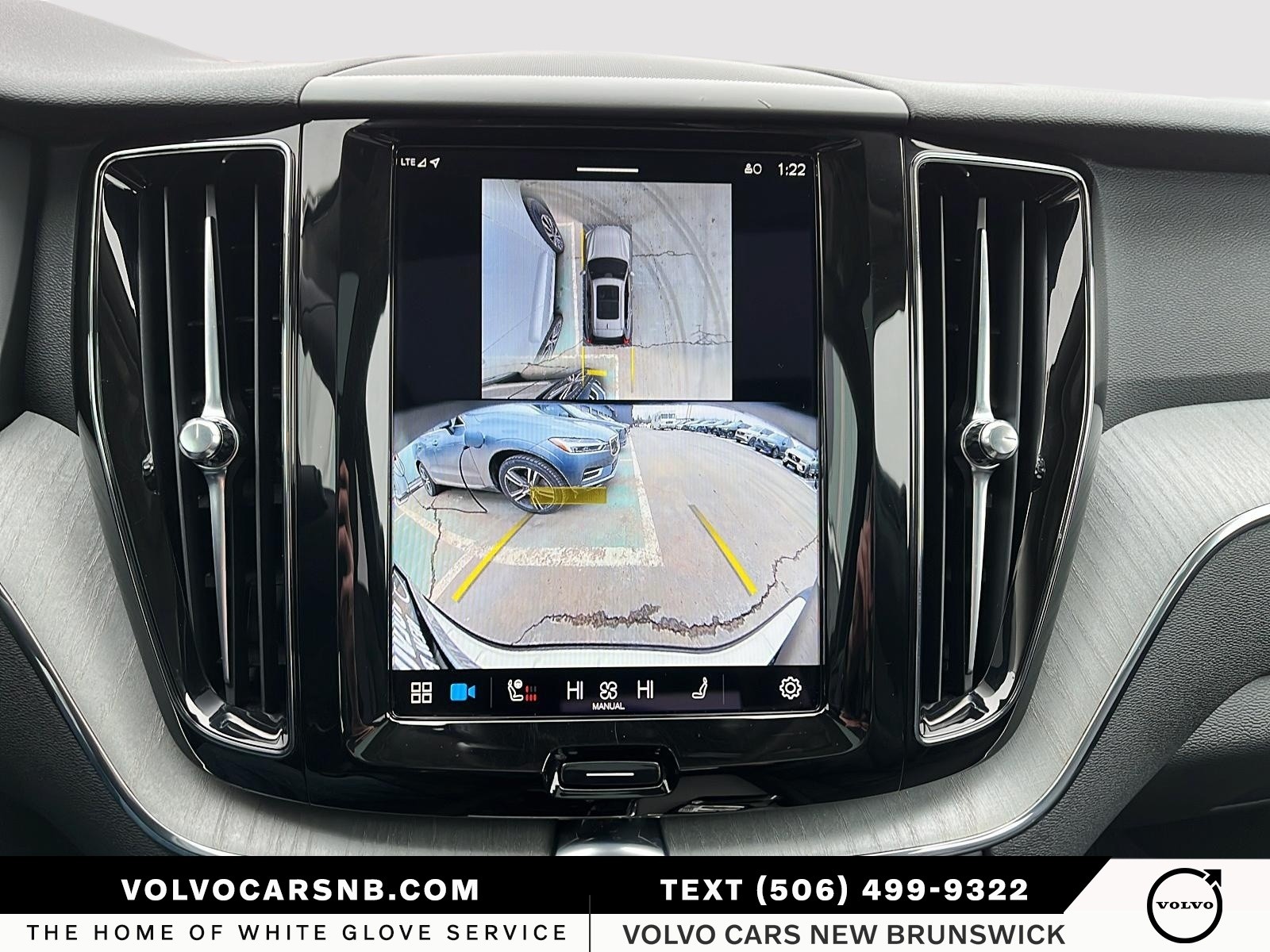 2025 Volvo XC60 B5 Plus Dark Theme