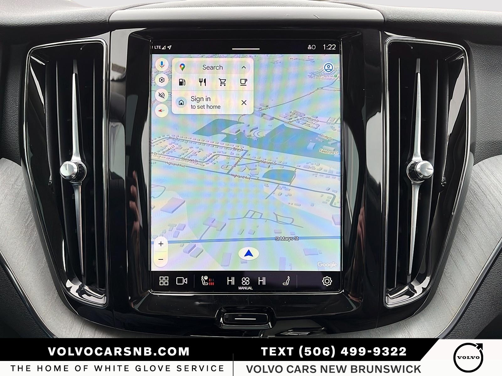 2025 Volvo XC60 B5 Plus Dark Theme