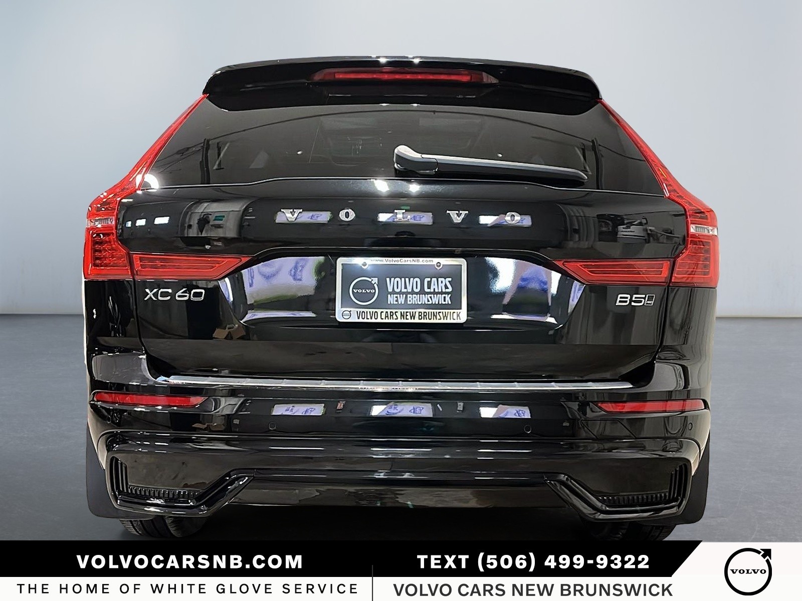 2025 Volvo XC60 B5 Plus Dark Theme