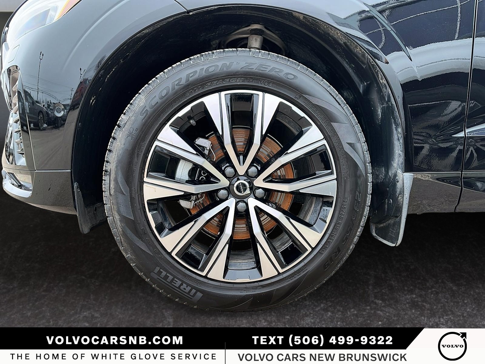 2025 Volvo XC60 B5 Plus Dark Theme