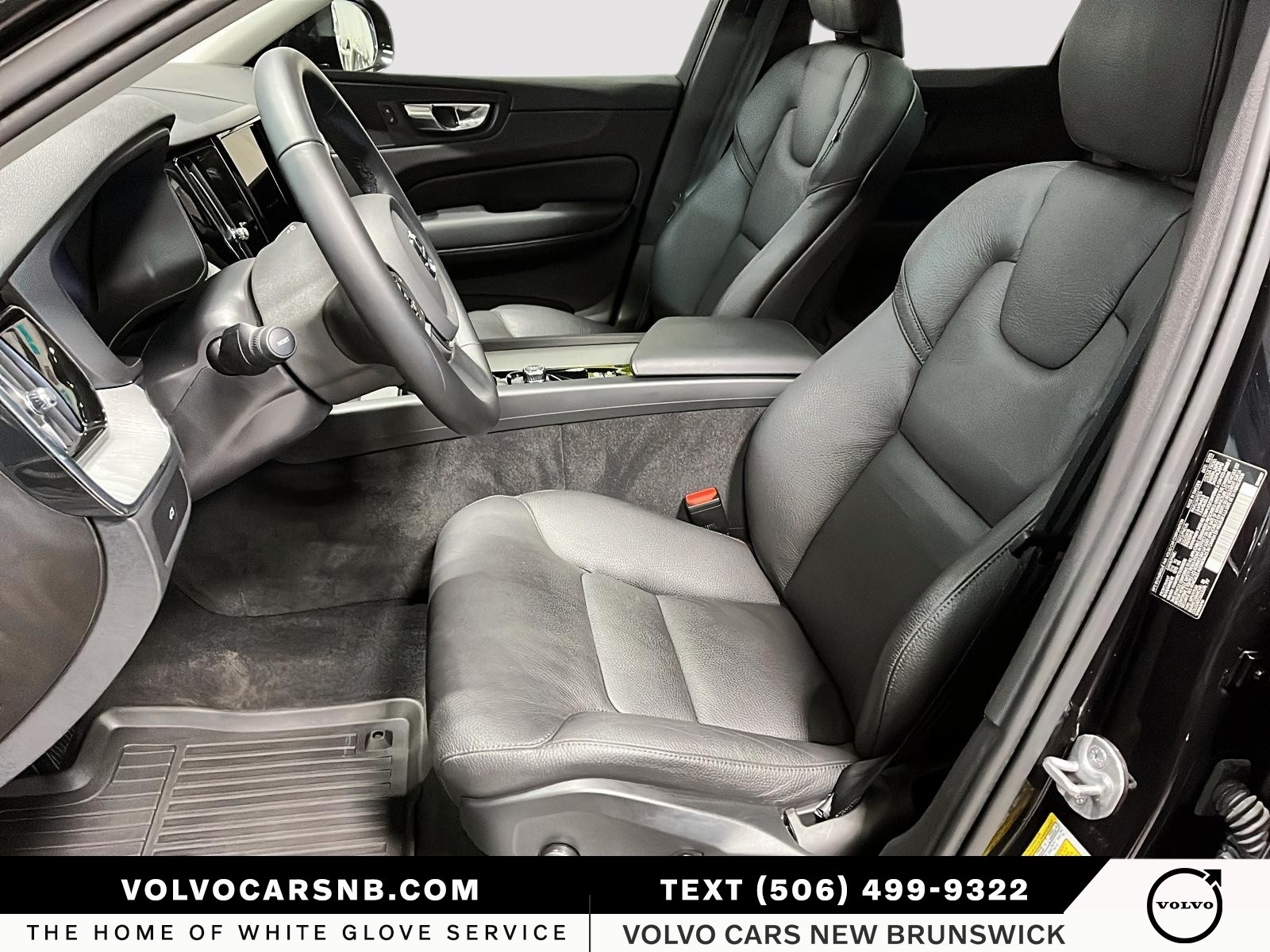 2025 Volvo XC60 B5 Plus Dark Theme