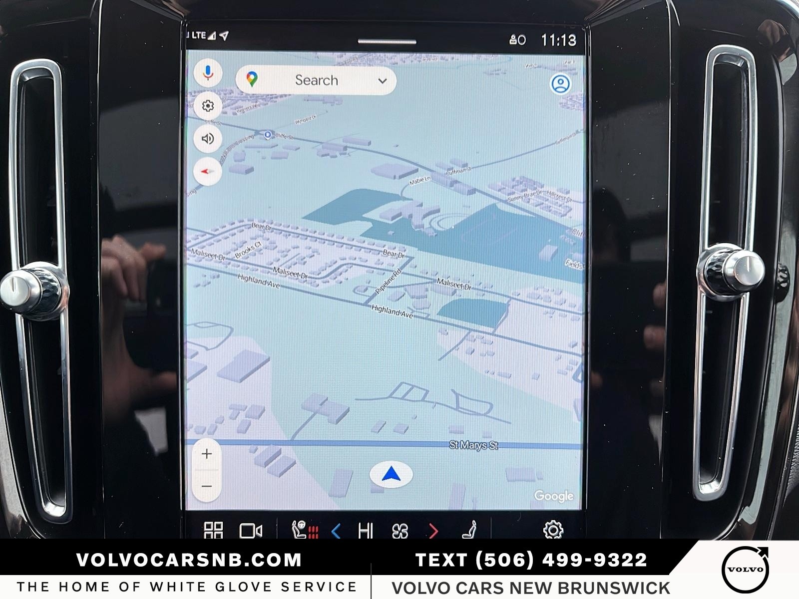 2025 Volvo XC40 B5 Plus Dark Theme