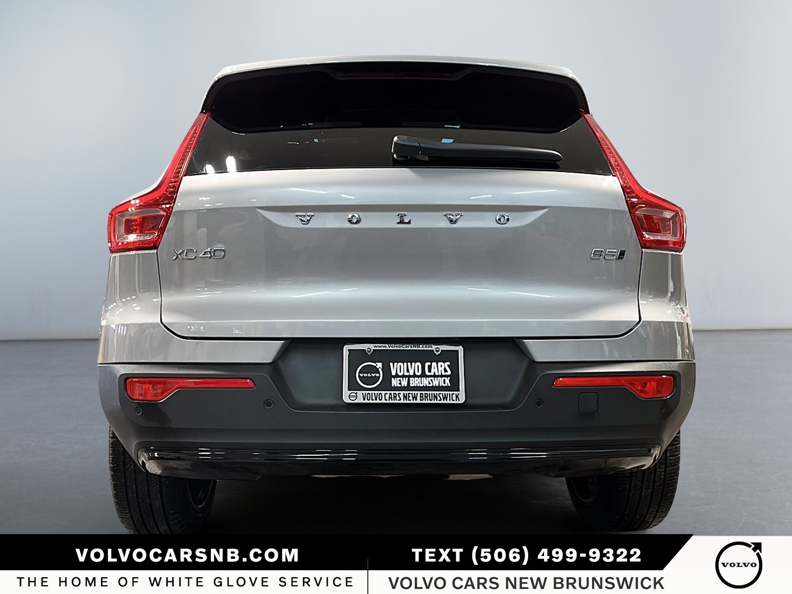 2025 Volvo XC40 B5 Plus Dark Theme