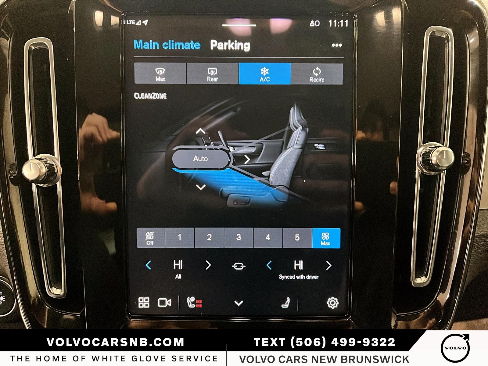 2025 Volvo XC40 B5 Plus Dark Theme