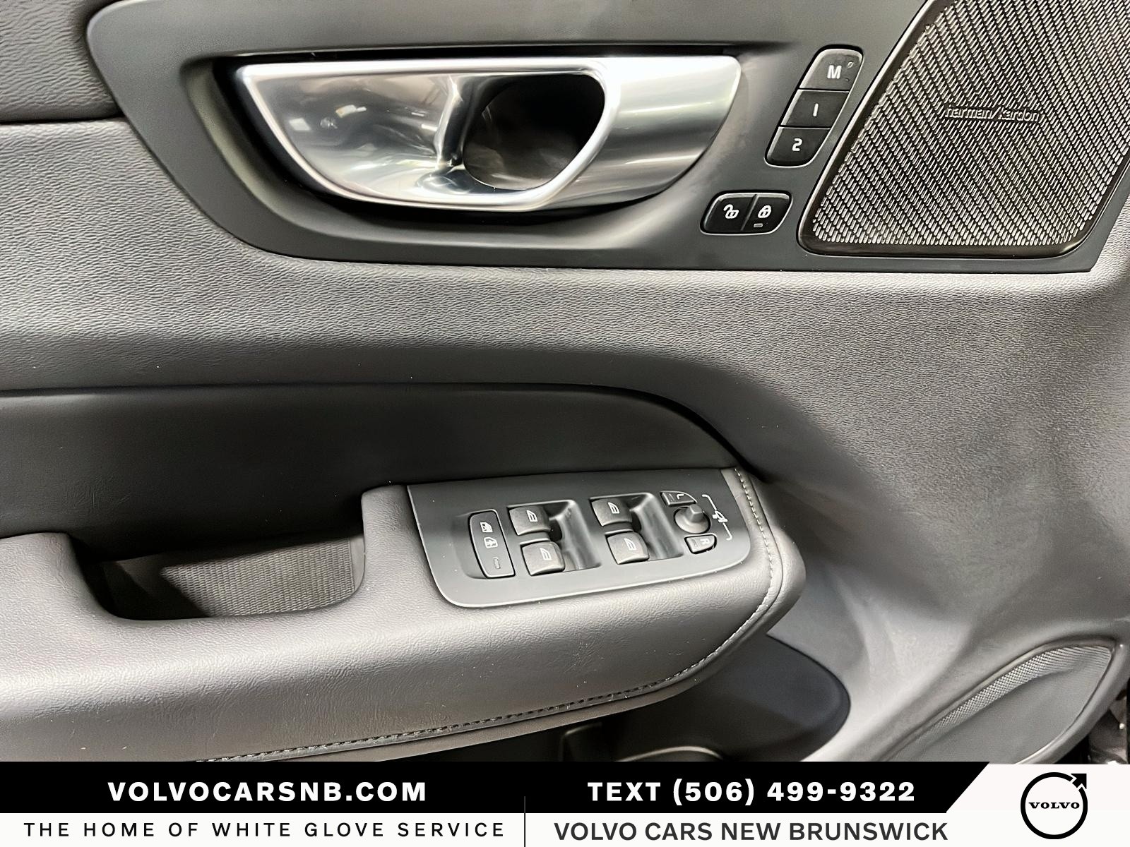 2025 Volvo XC60 B5 Plus Dark Theme