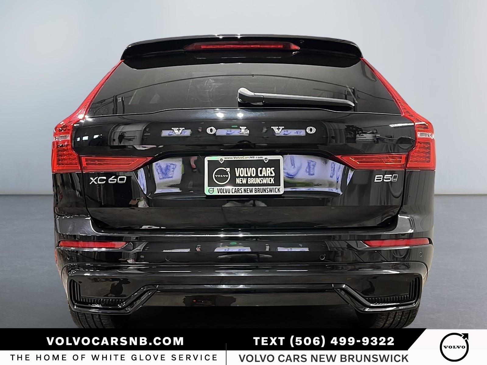 2025 Volvo XC60 B5 Plus Dark Theme