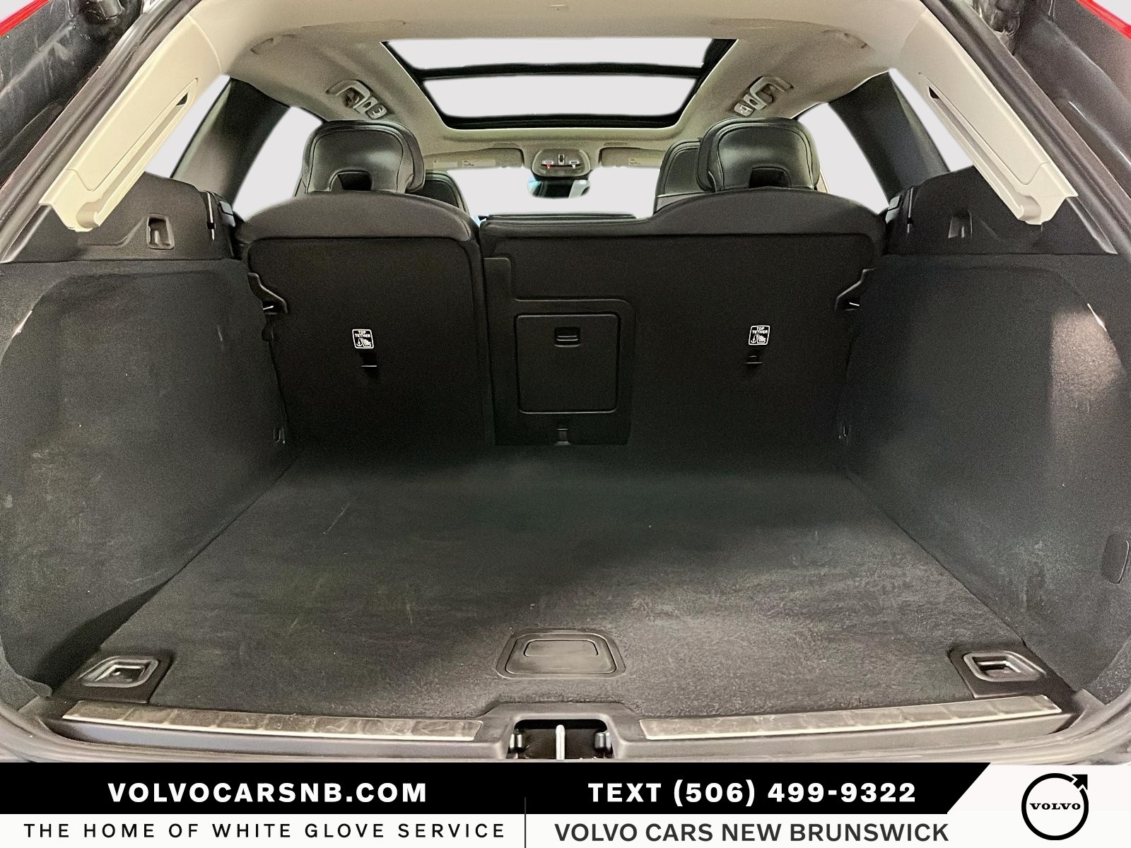 2025 Volvo XC60 B5 Plus Dark Theme