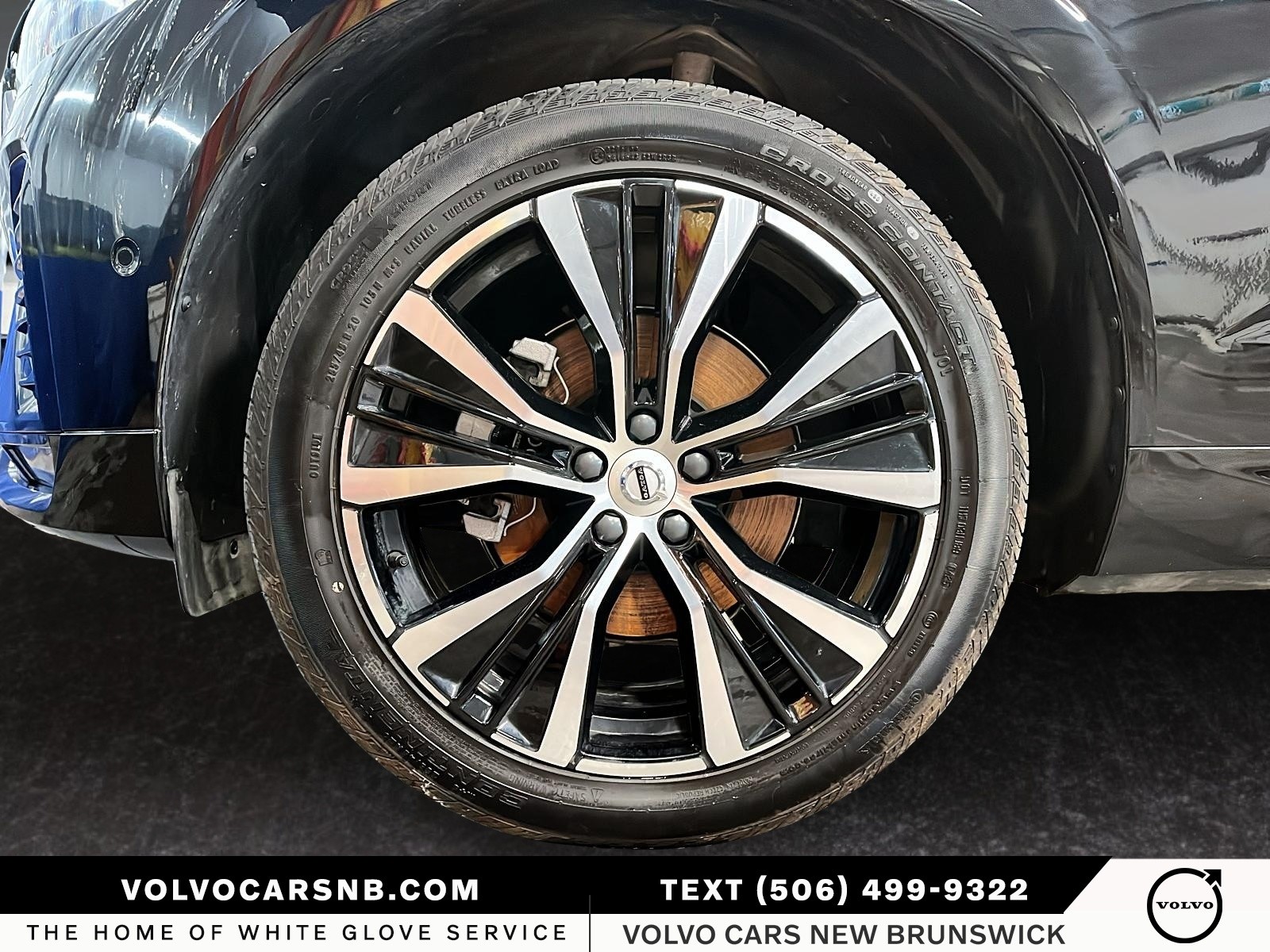 2025 Volvo XC60 B5 Plus Dark Theme