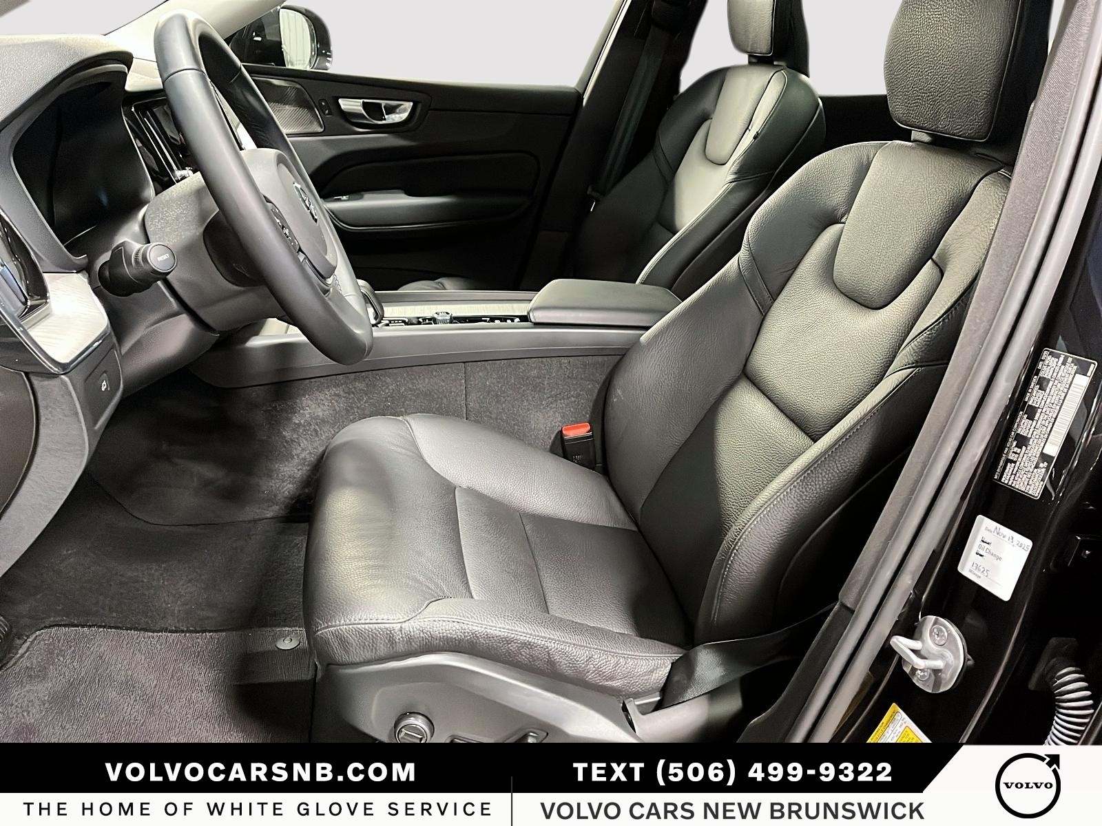 2025 Volvo XC60 B5 Plus Dark Theme