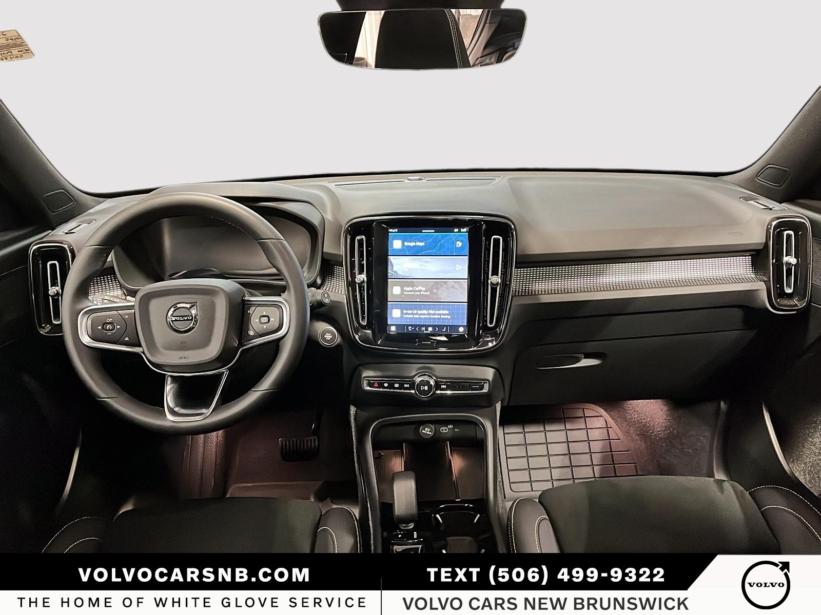 2025 Volvo XC40 B5 Plus Dark Theme