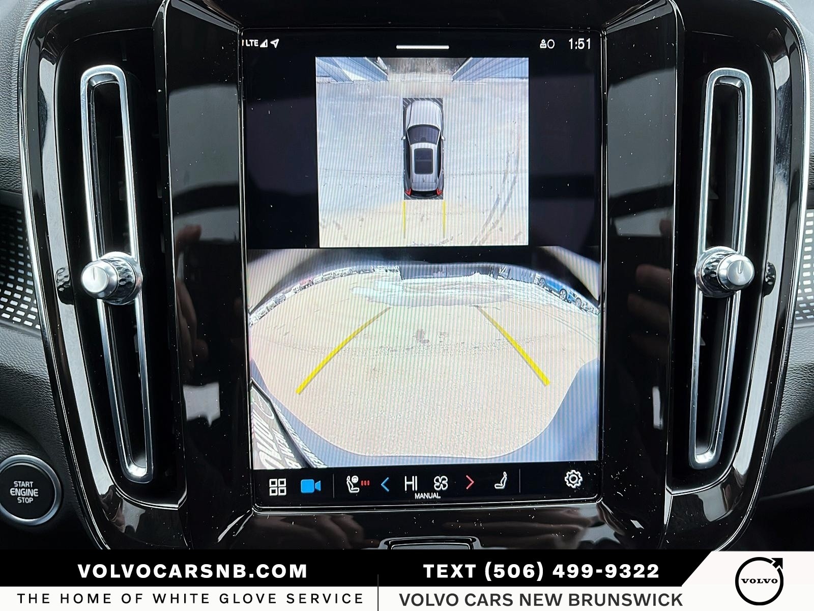 2025 Volvo XC40 B5 Plus Dark Theme