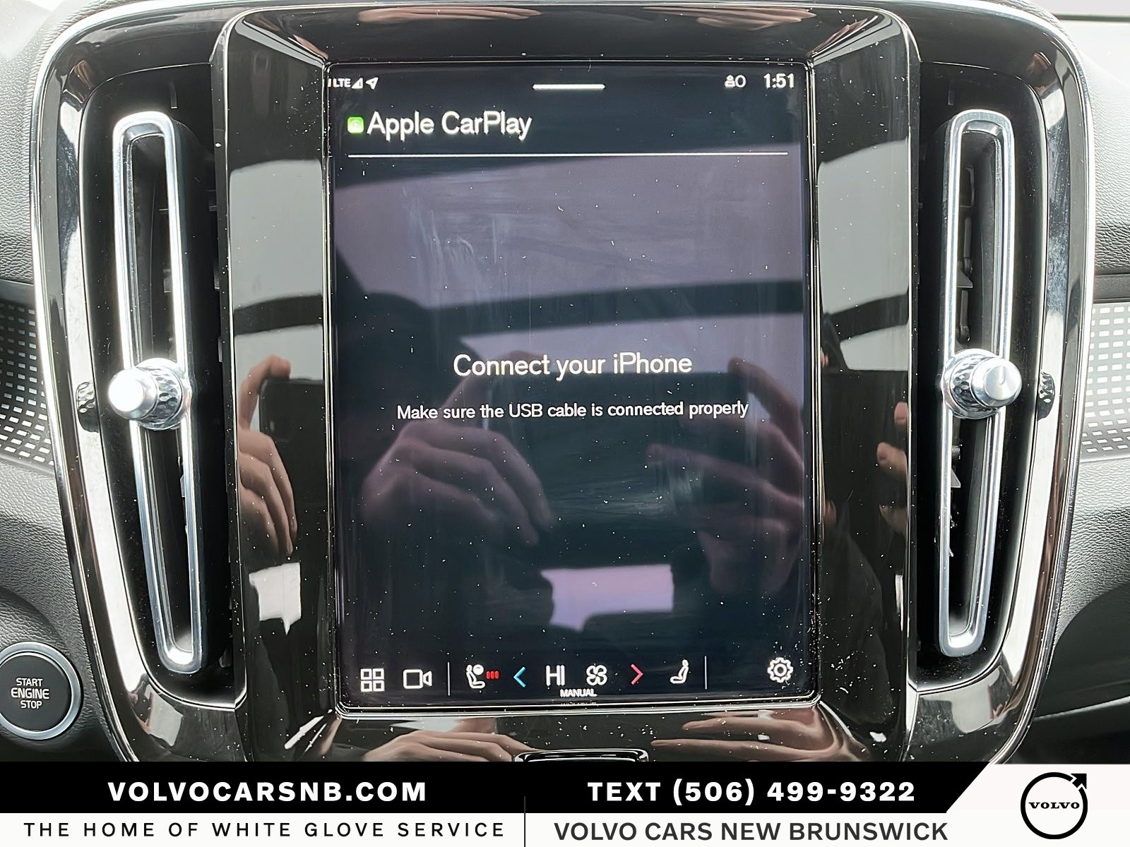 2025 Volvo XC40 B5 Plus Dark Theme