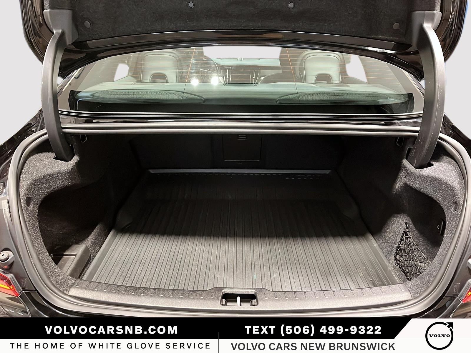 2025 Volvo S60 Plug-In Hybrid T8 Ultra Black Edition