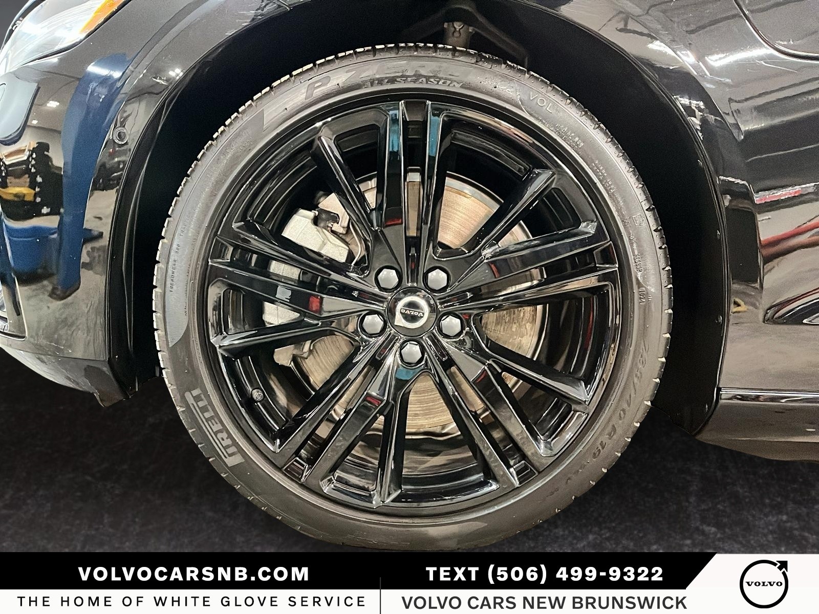 2025 Volvo S60 Plug-In Hybrid T8 Ultra Black Edition