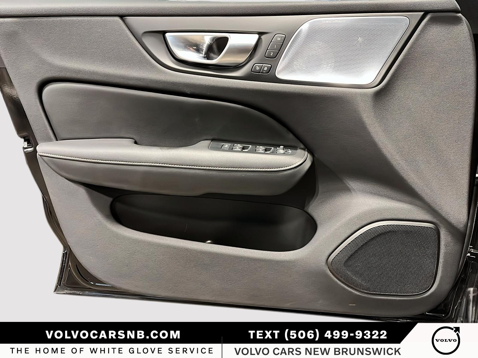 2025 Volvo S60 Plug-In Hybrid T8 Ultra Black Edition