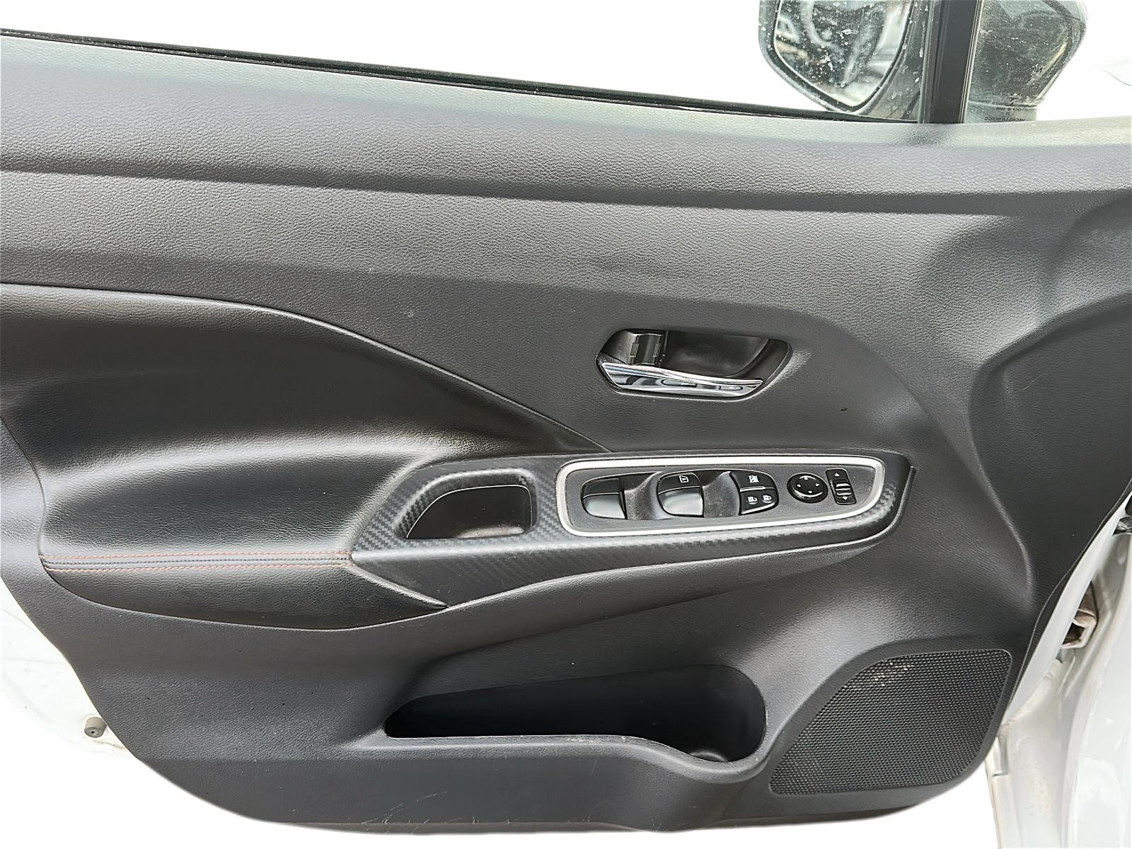 2023 Nissan Versa SR