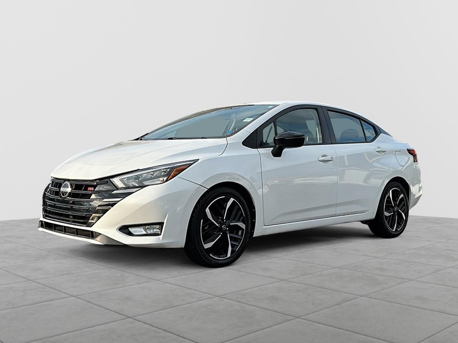 2023 Nissan Versa SR