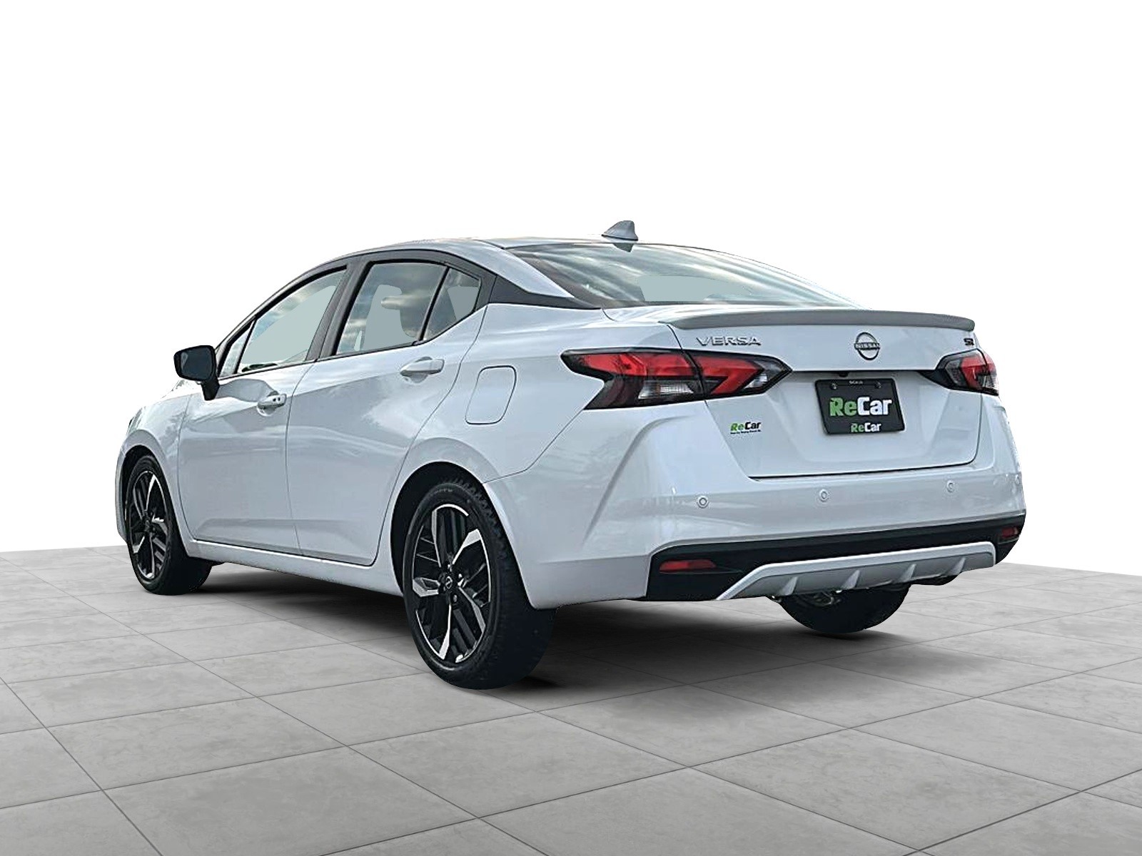 2023 Nissan Versa SR