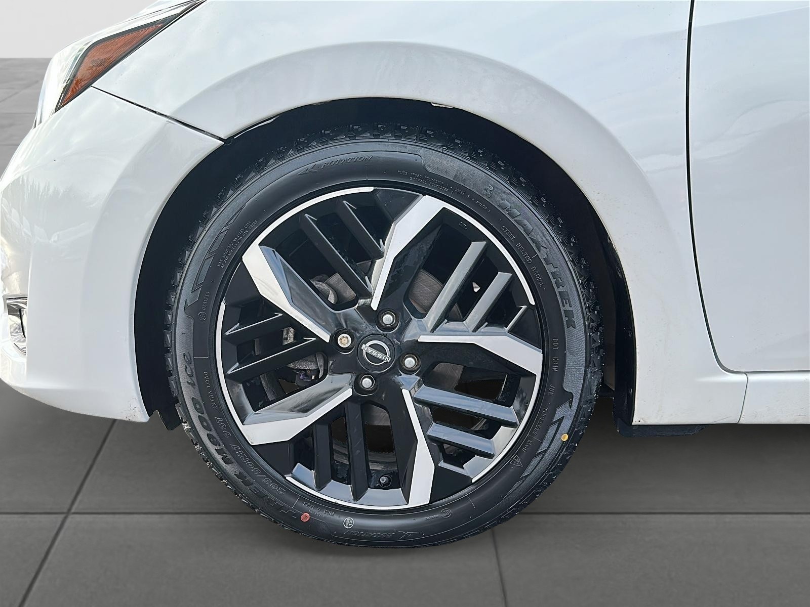 2023 Nissan Versa SR