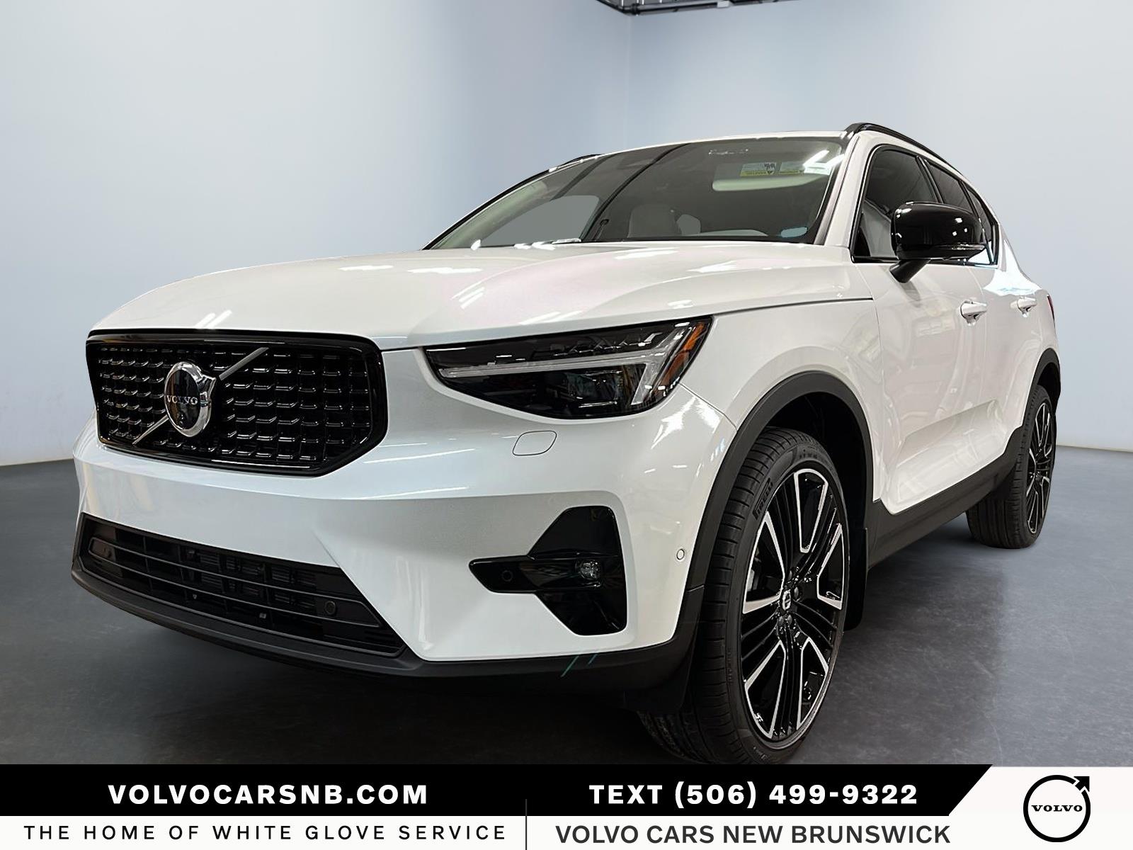 2026 Volvo XC40  B5 Plus Dark Theme