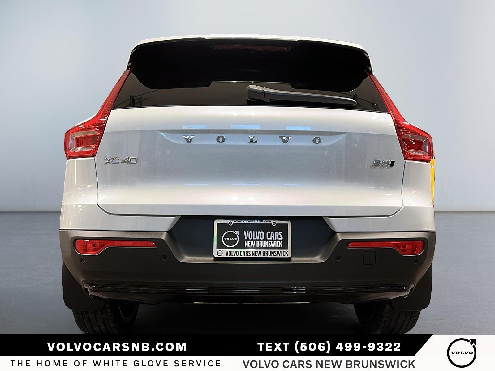 2026 Volvo XC40 B5 Plus Dark Theme