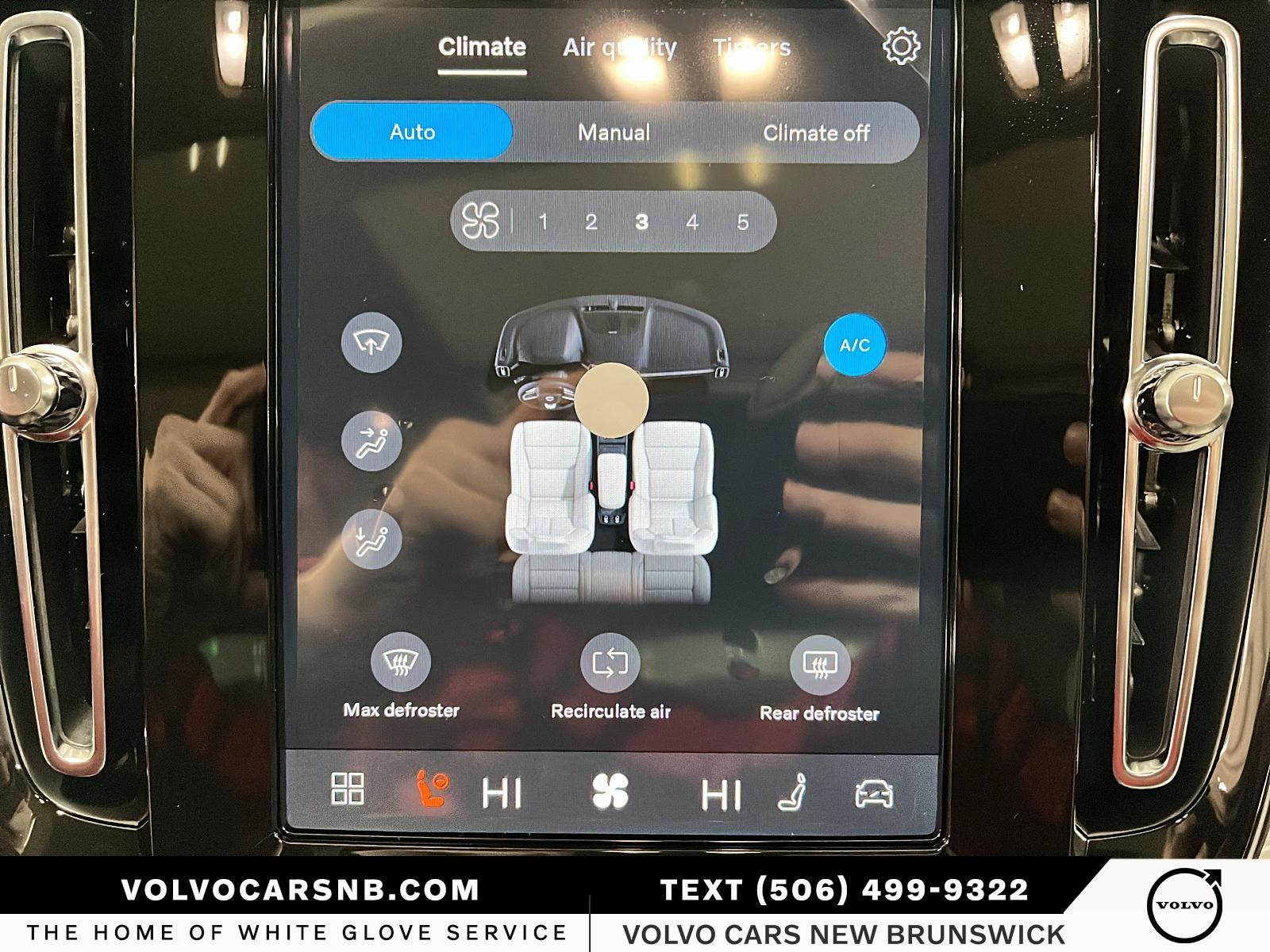 2026 Volvo XC40 B5 Plus Dark Theme