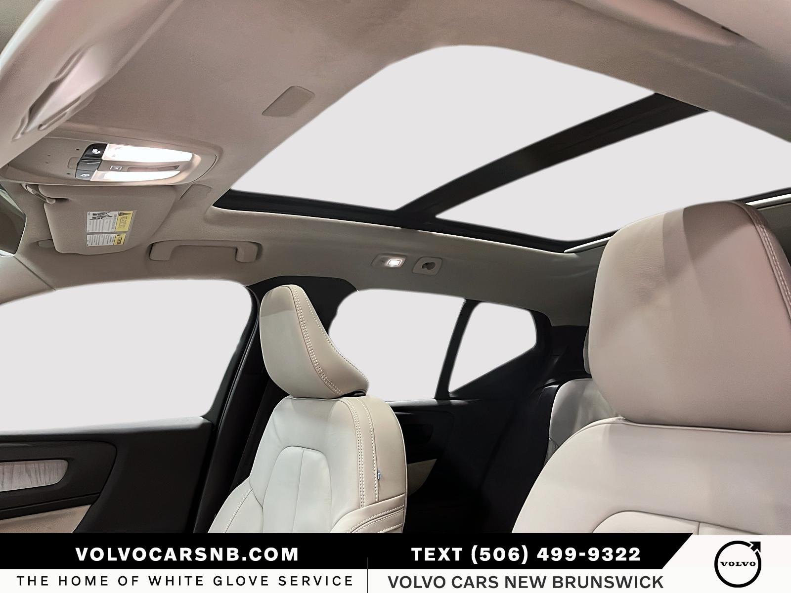 2026 Volvo XC40 B5 Plus Dark Theme