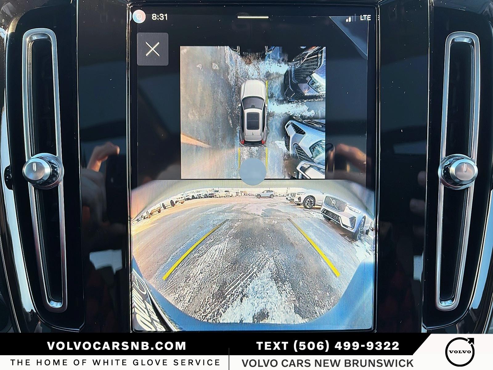 2026 Volvo XC40 B5 Plus Dark Theme